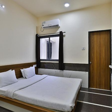 Spot On 37366 Hotel Mahalaxmi Dwārka Buitenkant foto