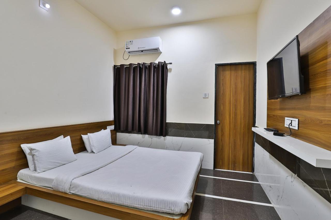 Spot On 37366 Hotel Mahalaxmi Dwārka Buitenkant foto